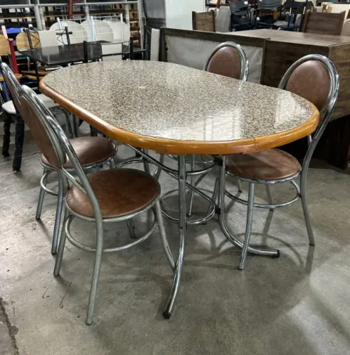 Mesa de Jantar c/ 4 Cadeiras