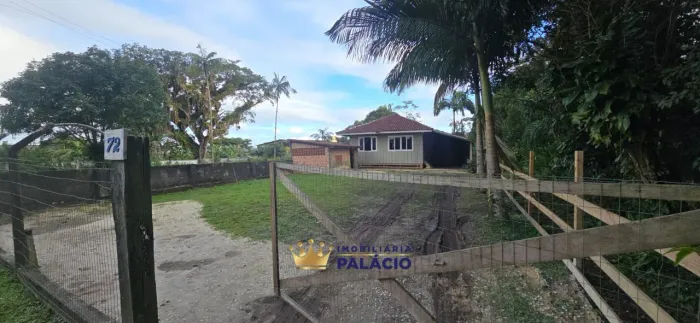 Alugo Casa de Madeira com 3 Quartos na Vila da Glória