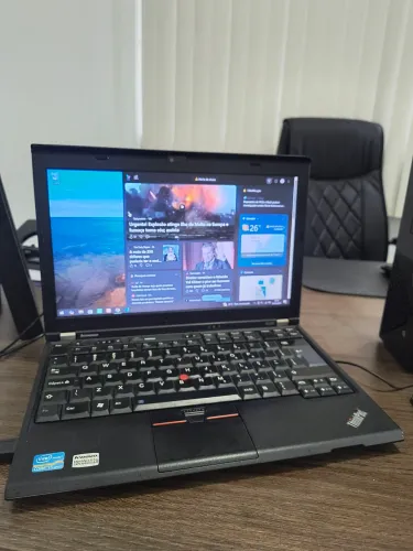 Notebook Lenovo X220 Core i5 DDR3 com 8 GB de memória RAM, impecável