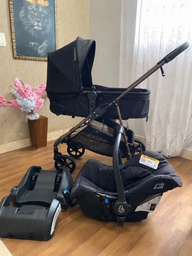 Carrinho Moisés com bebe conforto e base 