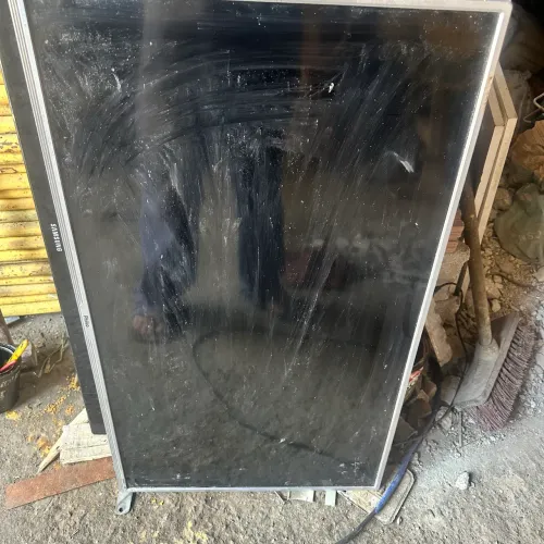 Tv PTV40G50SNS 4k led Philco com tela quebrada para aproveitar peças 