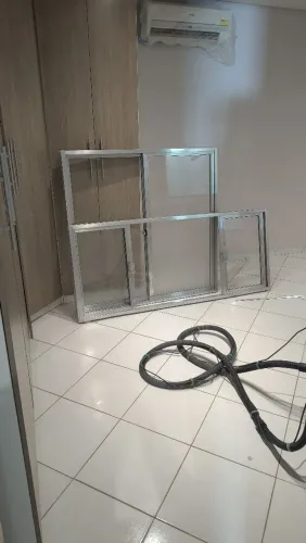 Portas e janelas de aluminio, seminovos.