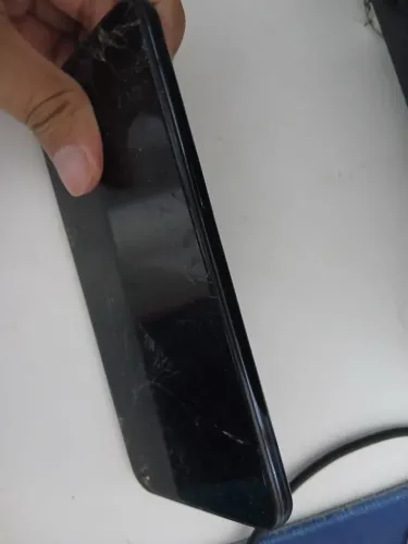 Samsung Galaxy J8 Leia a descrição