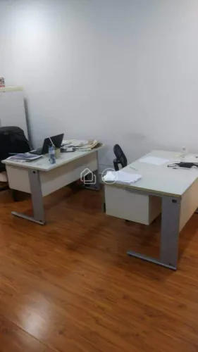 Sala para Venda com banheiro privativo no Centro