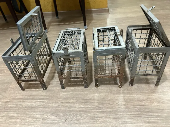 4 Caixas para proteção de lâmpadas em jardim 