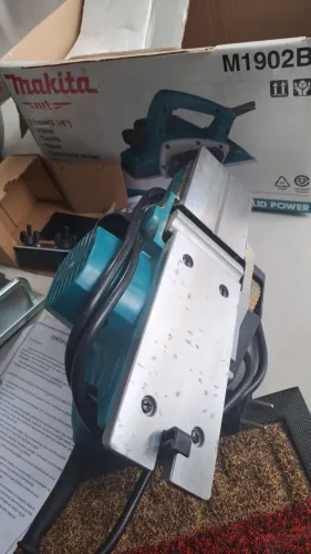 Plaina Elétrica M1902 Makita