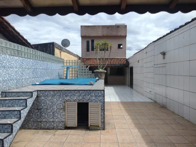 Casa venda ou troca  com 409 m2 piscina com 4 quartos em Sítio do Campo - Praia Grande