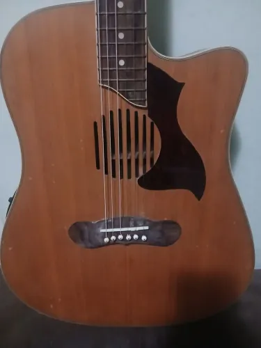 VIOLÃO STRNGBERG BRAÇO FINO ,ALTURA 6cm ,ELETRICA PERFEITA E OTIMO SOM - NO FLAMENGO.