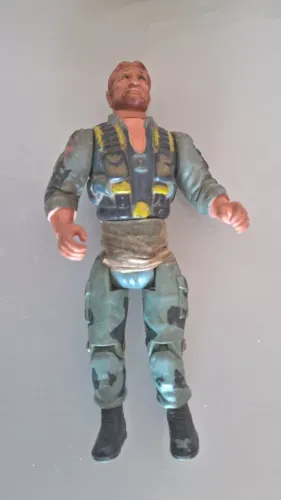 boneco da linha S.O.S. Comandos, fabricado pela Gulliver durante a década de 1980.