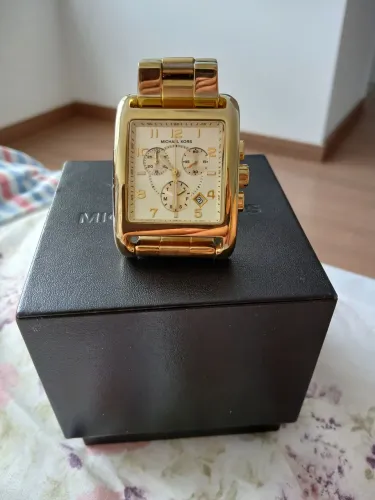 Relógio Mk 5436 dourado