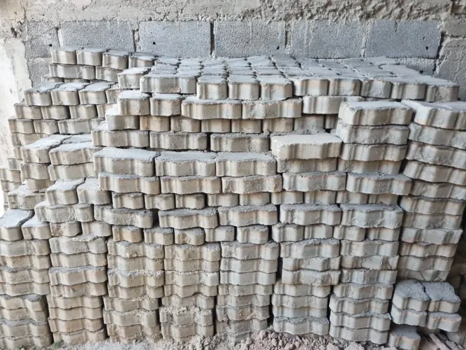 Vendo 1200 Bloquetes 22x12x6 cm R$0,80 cada