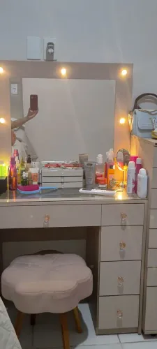 Camarim altíssima qualidade e o gavetario que faz conjunto.