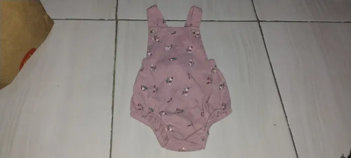 Romper/macaquinho de calor Bebê Rosa Floral - Tamanho P 0-3 meses da shein