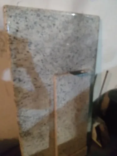 Vendo uma pedra de balcão
