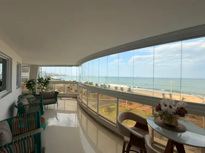 Apartamento frente para o mar da Praia de Itaparica, 4 quartos, 2 suítes, 180m², no prédio