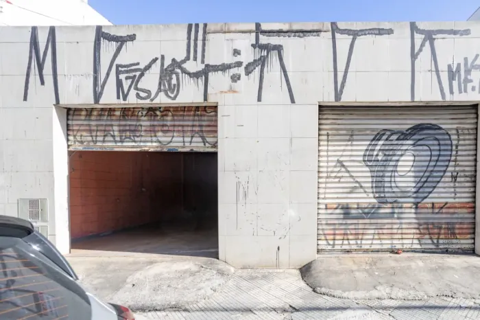 Galpão na Avenida Analice Sakatauskas, 856 100 m²