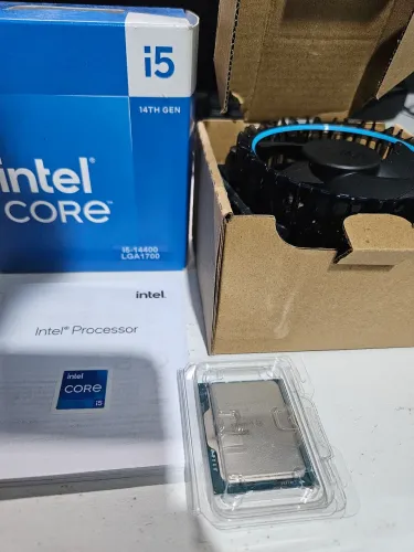 Processador Intel Core i5 14400 Ddr5 e Ddr5 (cooler box com Defeito)
