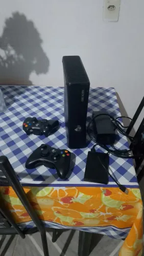 Vendo Xbox 360 em ótimo estado!
