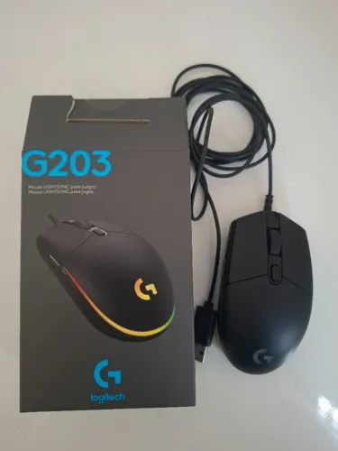 Mouse Gamer Logitech G203 LIGHTSYNC RGB, Efeito de Ondas de Cores, 6 Botões Prog e 8000DPI