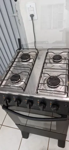 Guarda roupa, fogão, maca