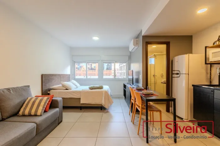 Studio mobiliado à venda próximo ao Shopping Total, no bairro Floresta em Porto Alegre