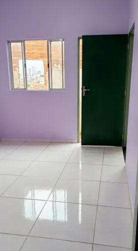 Kitnet água e luz incluso 750