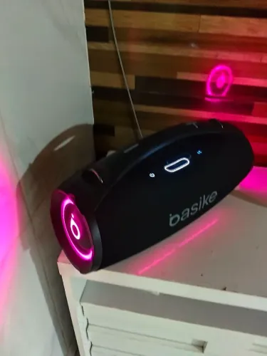 Vende se uma caixa de som basik RAD 304