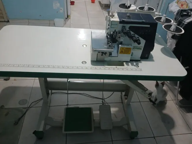 Vendo máquina direc drive semi nova única dona excelente 3800 aceito proposta 