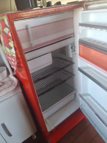 Geladeira antiga pra vender