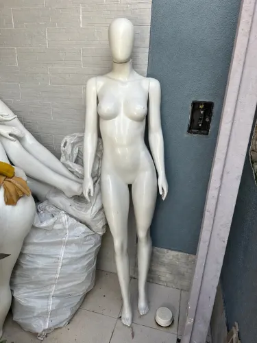 MANEQUIM FEMININO