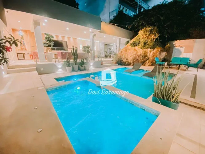 Casa com 3 Quartos à venda, 450 m² - São Francisco - Niterói/RJ
