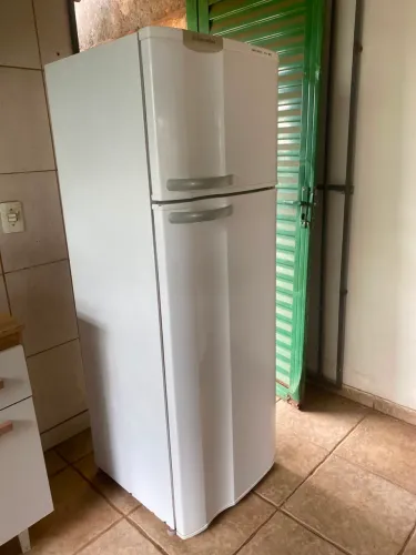 Geladeira Eletrônica DC34
