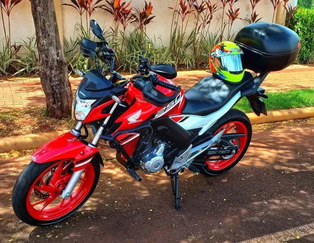 Vendo Twister 250cc 2022.