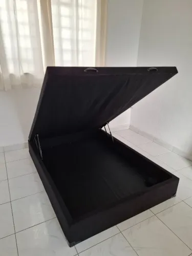 Box Baú Casal Suede Preto 1,38 X 1,88 Pistão a Gás Cor Preto - Entrega à definir em Santos