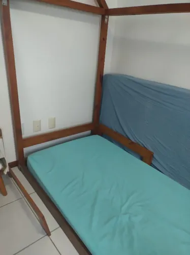 Cama montessoriana casinha de madeira maciça