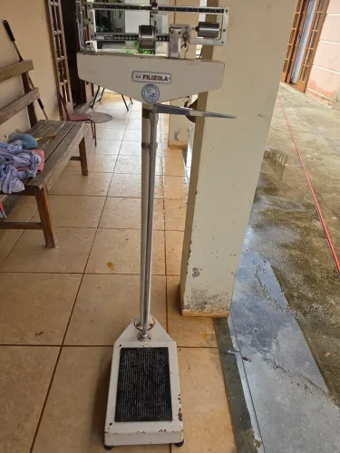 Balança antropométrica Filizola. Bom estado de conservação.