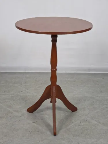 Mesa auxiliar estilo colonial 