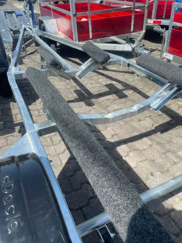 Reboque para barco 5 metros galvanizada a fogo.