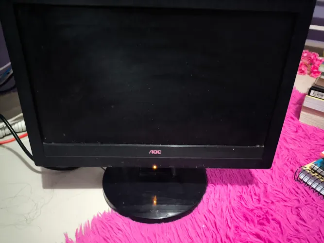 Monitor com entrada VGA cabo incluso