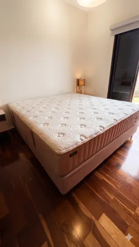 Conjunto Cama King Mannes Satisfaction Molas Ensacadas + Box Bipartido - Semi Novo