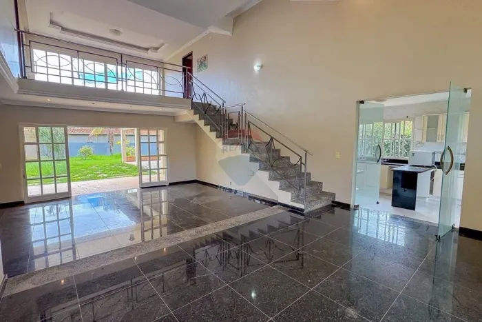 Casa no Jardim Botânico: Luxo e Segurança!