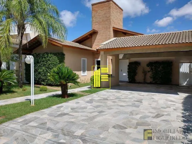 Casa para locação no Damha I com piscina, churrasqueira, closet, 3 suítes e 4 vagas de gar