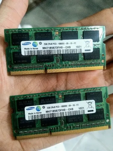 Kit 4GB (2x2GB) Memória RAM Samsung DDR3 1333MHz Notebook