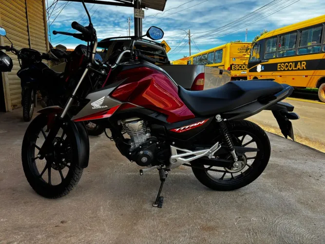 Honda Titan 160 2025 moto de procedência 