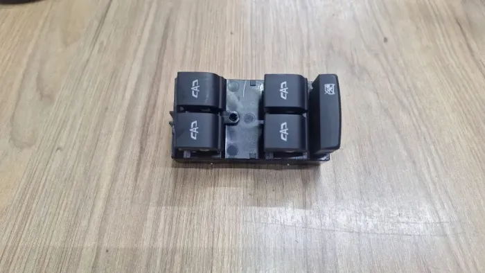 Comando Vidro Elétrico Esq Onix 2023