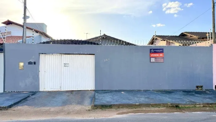 Vende-se casa no cidade satélite com 2 quartos e piscina