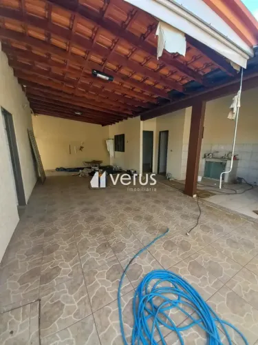 Casa para aluguel, 4 quartos, 1 suíte, 2 vagas, Santa Mônica - Uberlândia/MG