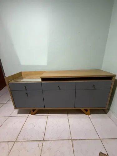 Rack com detalhe de espelho da parte de cima