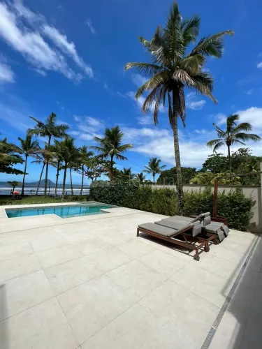Casa Frente ao Mar em Condominio na Praia do Engenho em São Sebastião-SP