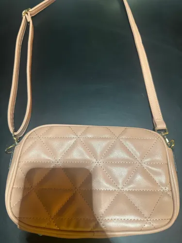 Bolsa Transversal Borboleta Azul Matelassê Nude/Rosê